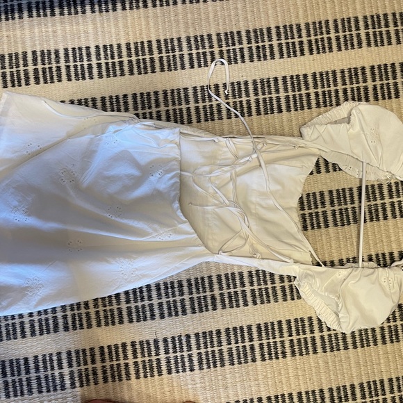 Zara white embroidered mini dress, open back size extra small - Picture 4 of 5